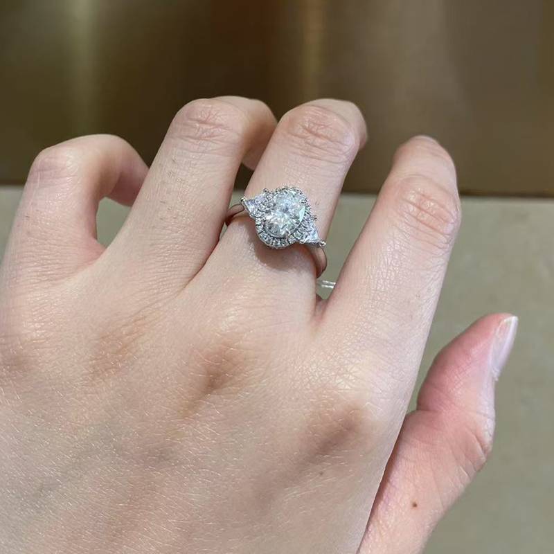 蛋形三石款Women's RingS925银镀白金定制选款主石Moissanite1.5ct/副石高碳钻